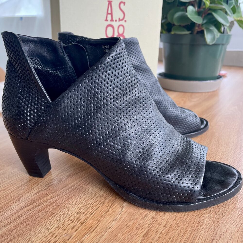 A.S. 98 Bakari Perforated Sandal Heel EU 38